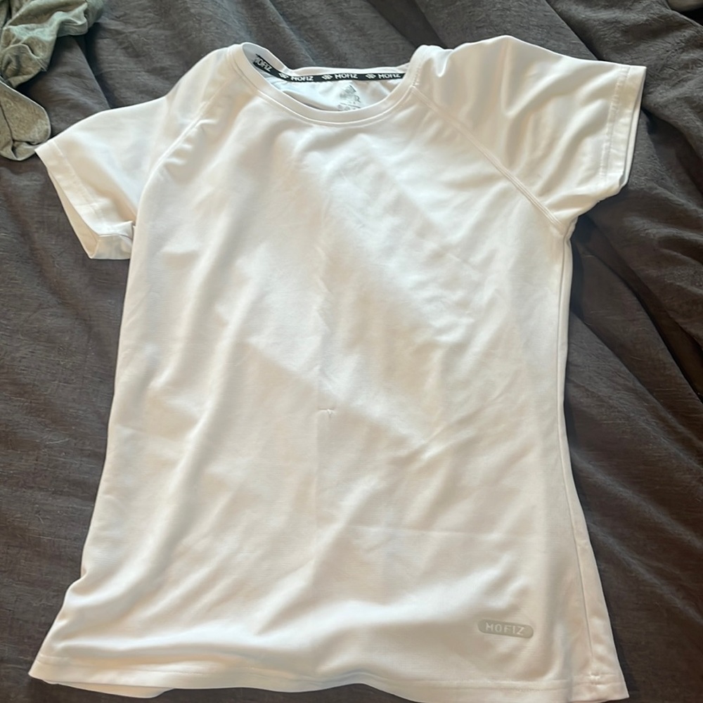 White athletic shirt sleeve shirt